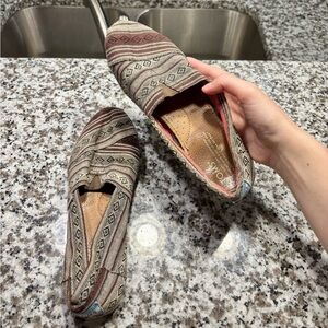 Toms Brown and Cream Woven Flats